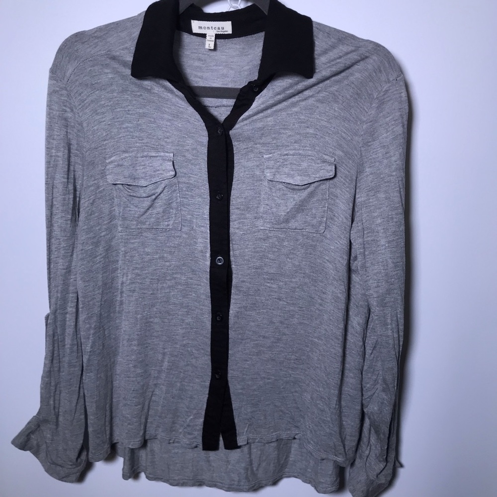 🦄 Monteau high low grey button up blouse size L